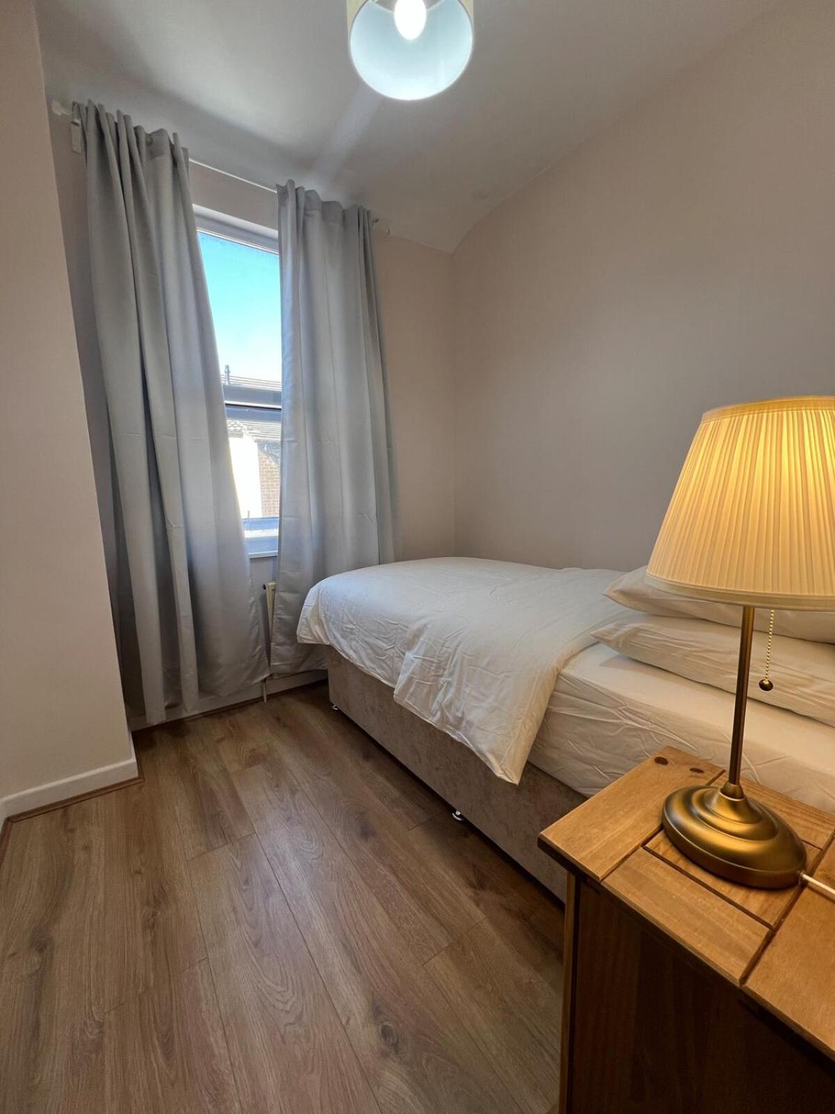 Holiday home Rose House Stylish 3 Bed Near Anfield And Goodison Park *