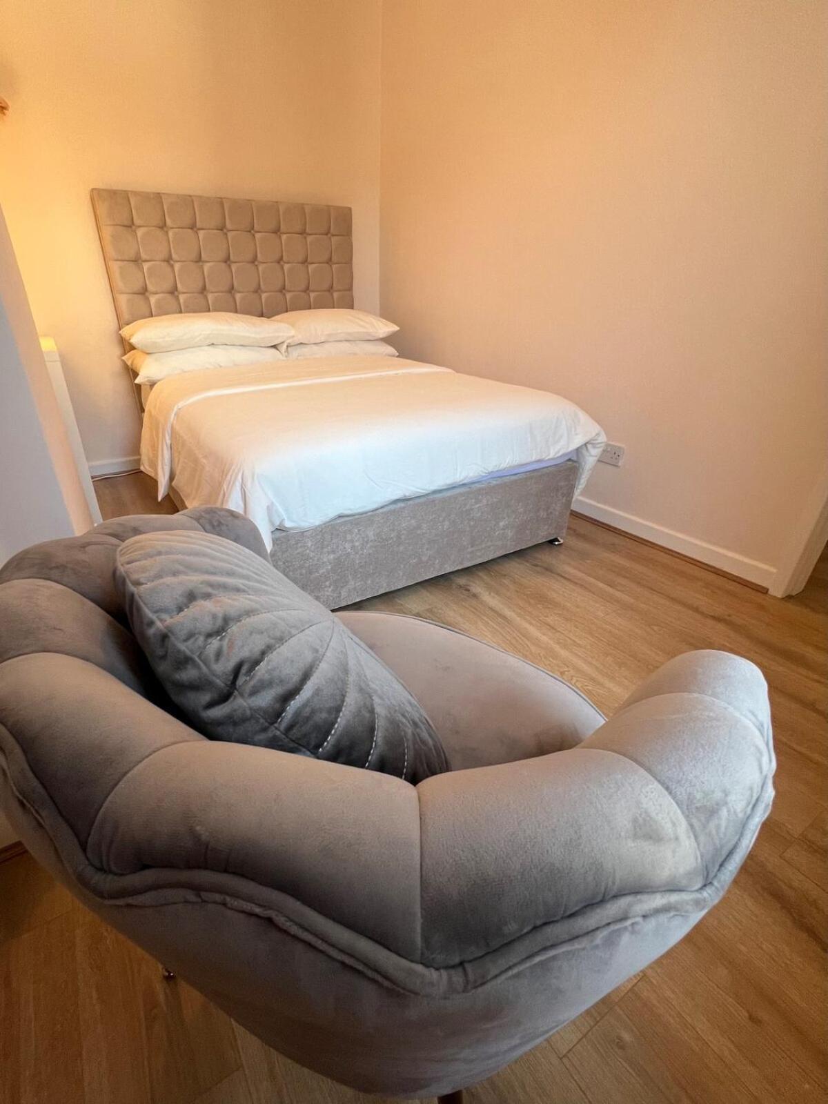 Rose House Stylish 3 Bed Near Anfield And Goodison Park Holiday home Liverpool